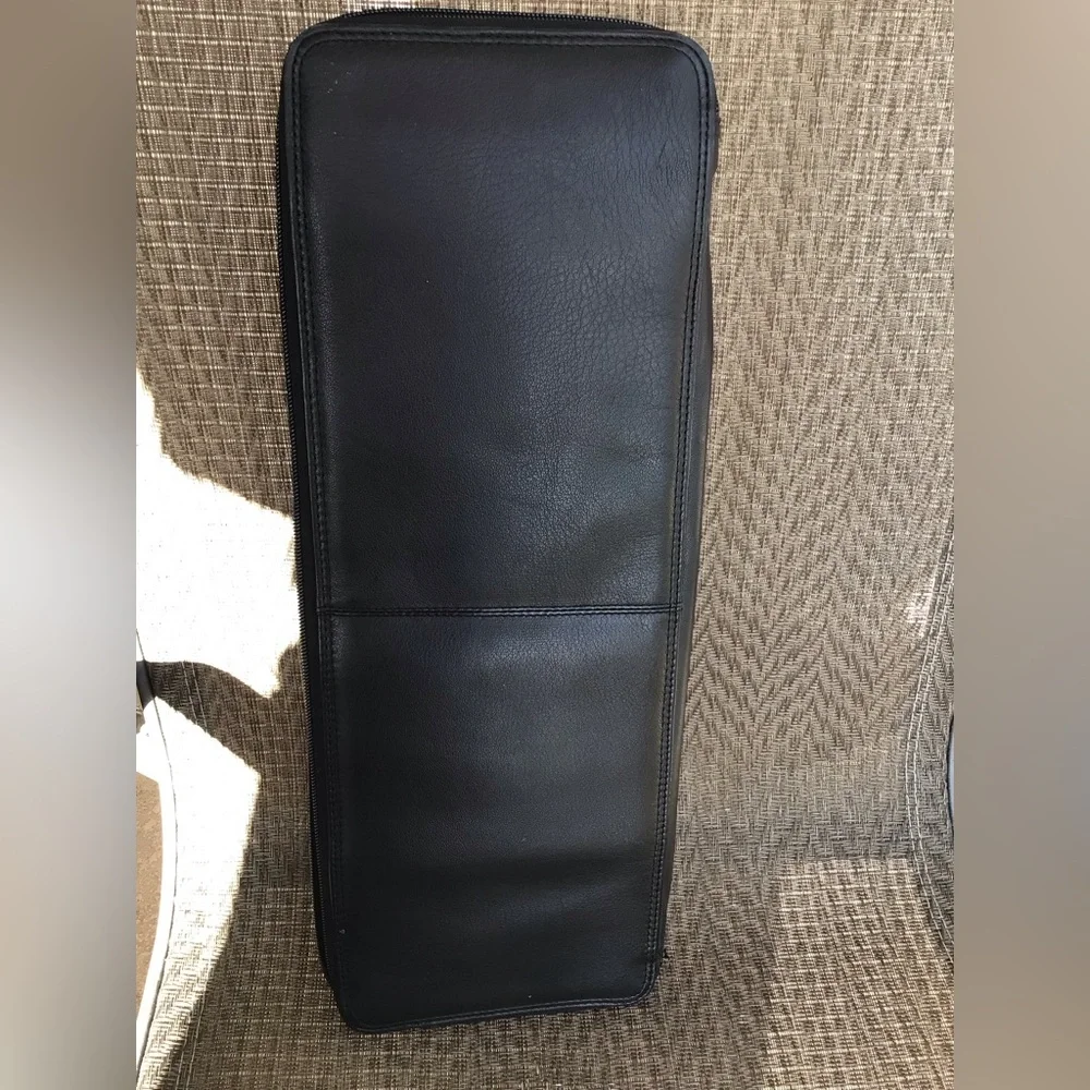 Robinsons Black Leather Zip Travel Tie Case